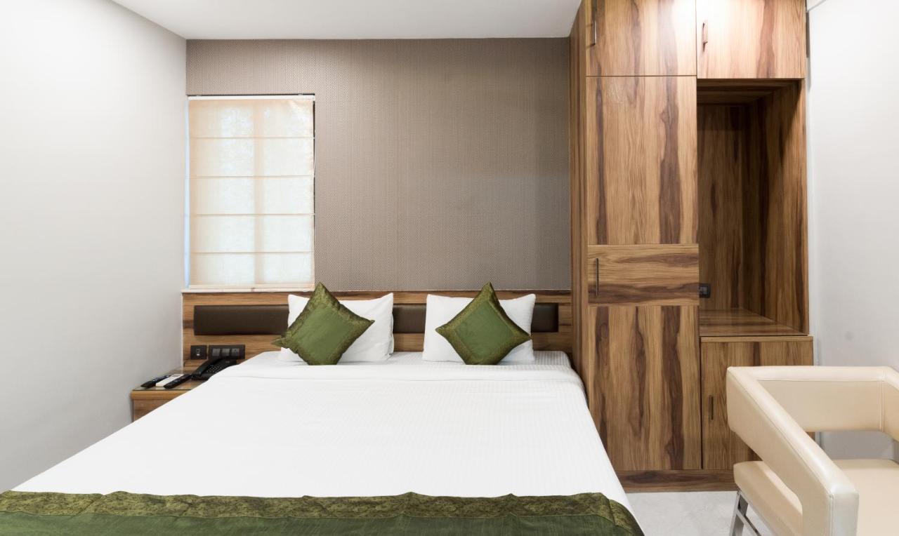 Treebo Trend Glorious Rim Rocks Palace Kolkata Exterior photo
