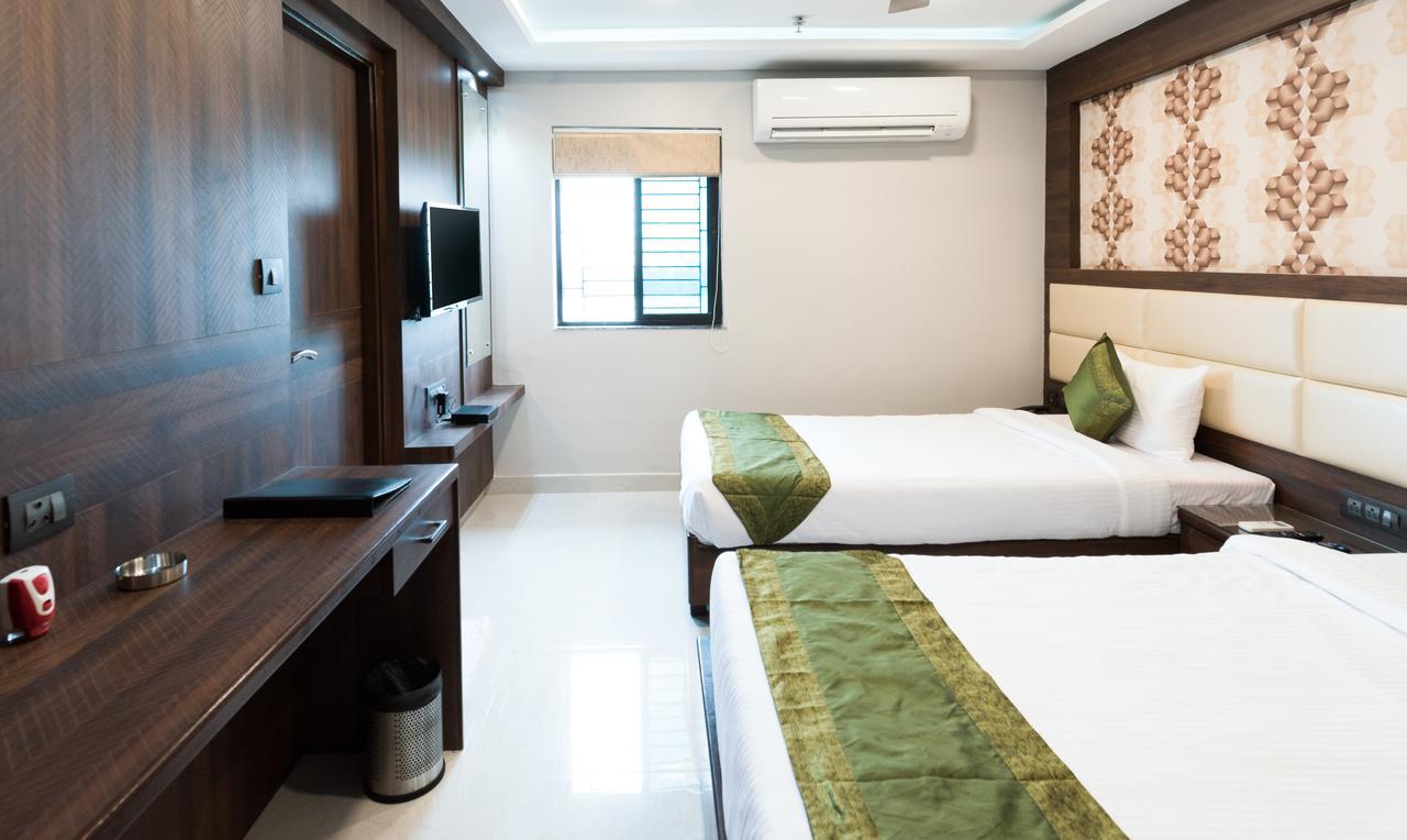 Treebo Trend Glorious Rim Rocks Palace Kolkata Exterior photo
