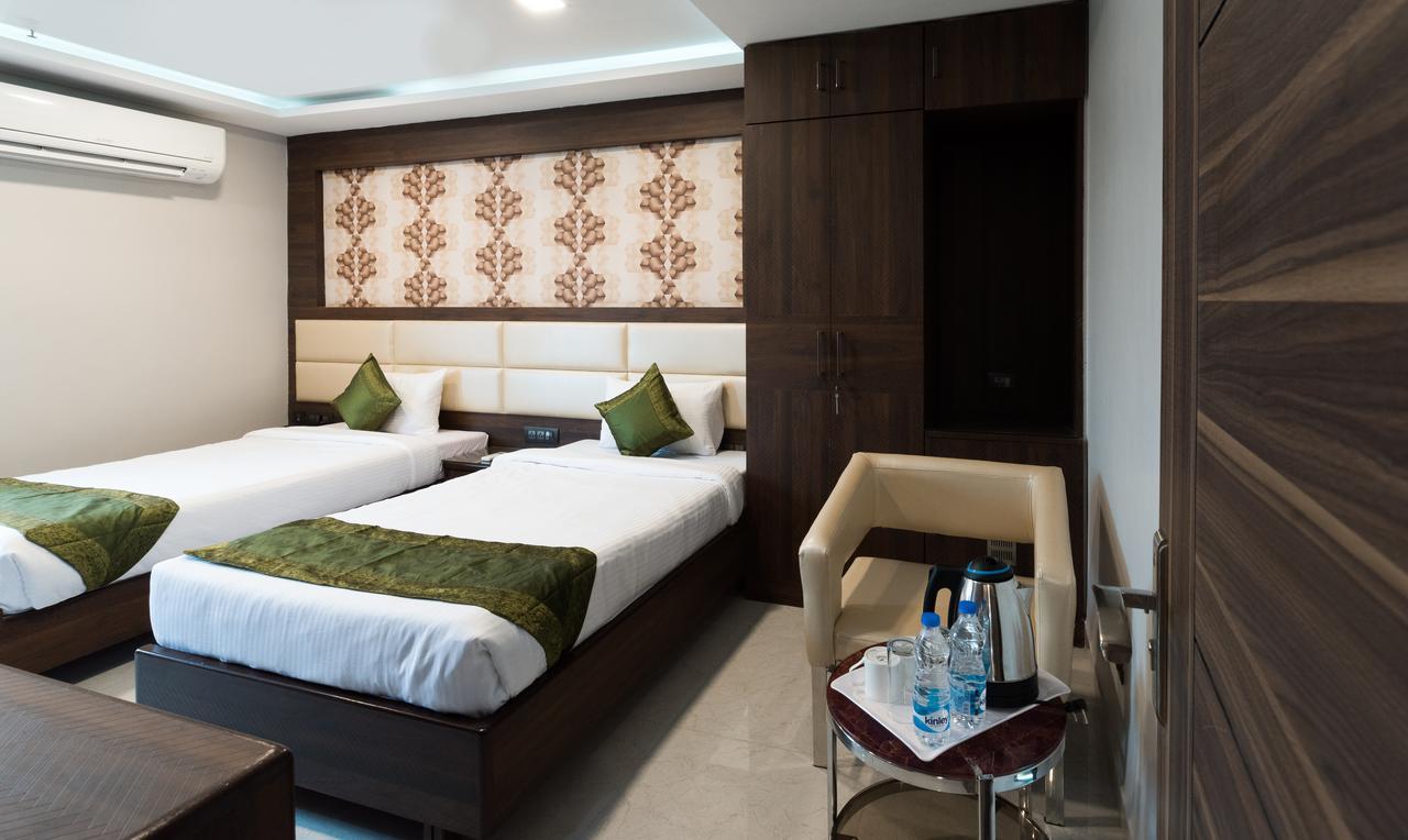 Treebo Trend Glorious Rim Rocks Palace Kolkata Exterior photo